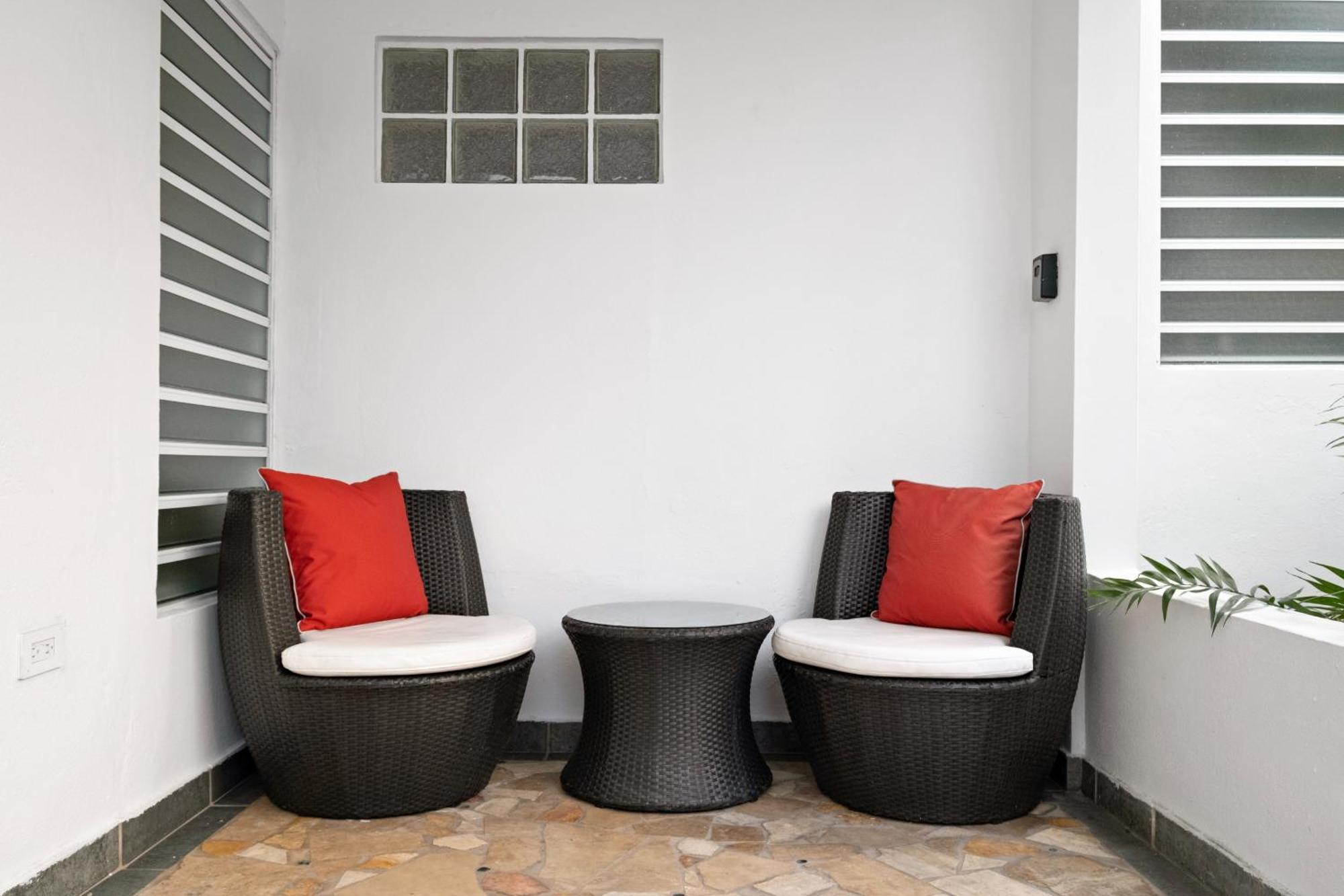 Prime Location At Condado Beach 1Br 1Ba - Apt 8 산후안 외부 사진